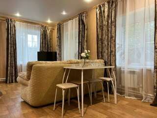 Гостиница Матрёшка Тольятти Классический четырехместный номер-3