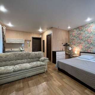 Гостиница Матрёшка Тольятти Стандарт Плюс с двуспальной кроватью и двуспальным диваном-2