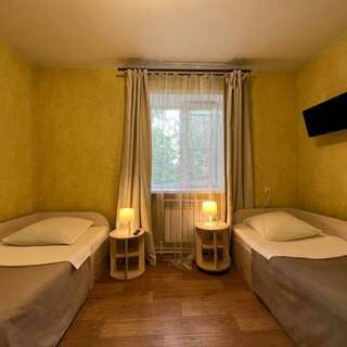 Гостиница Матрёшка Тольятти Стандарт с двумя односпальными кроватями-2